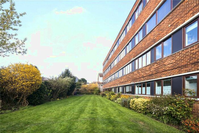 2 Bedroom Flat To Rent In Woburn Court, Bedford Road, London, E18