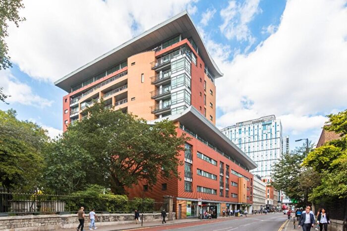 2 Bedroom Apartment To Rent In City Road, London, EC1Y