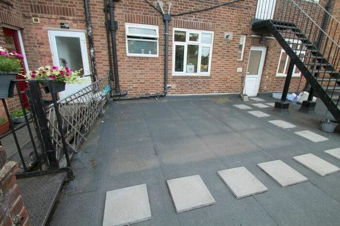 2 Bedroom Flat To Rent In High Street, Beckenham, BR3