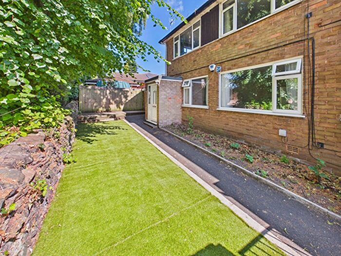 2 Bedroom Flat For Sale In Snape Hill Lane, Dronfield, Derbyshire, S18