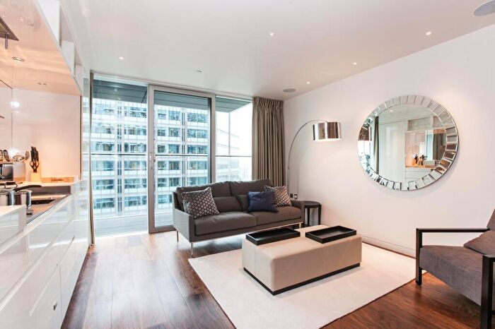 Flat To Rent In Milton Court, Moor Lane, Moorgate, London, EC2Y