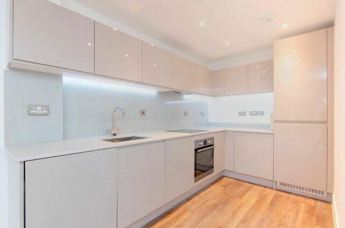 1 Bedroom Flat To Rent In Hartfield Road, Wimbledon, SW19