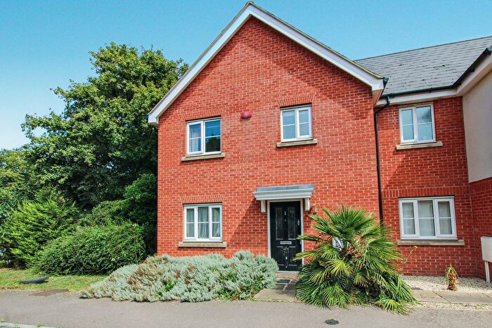 2 Bedroom Semi-Detached House For Sale In Montague Street, Basildon, SS14