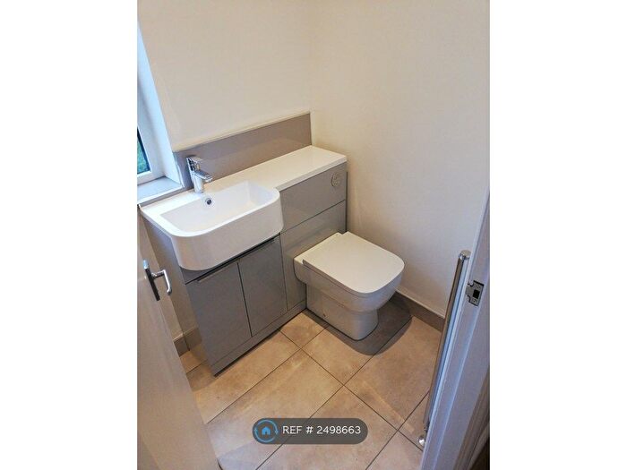 Studio To Rent In Polygon Rd, Manchester, M8