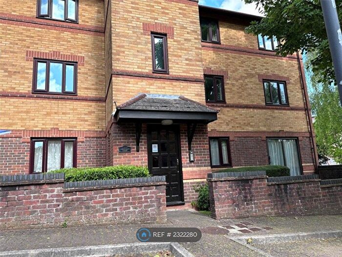 1 Bedroom Flat To Rent In Corinthian Court, Bristol, BS1
