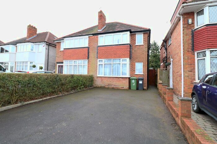 3 Bedroom Semi-Detached House To Rent In Redlands Road, Solihull B91