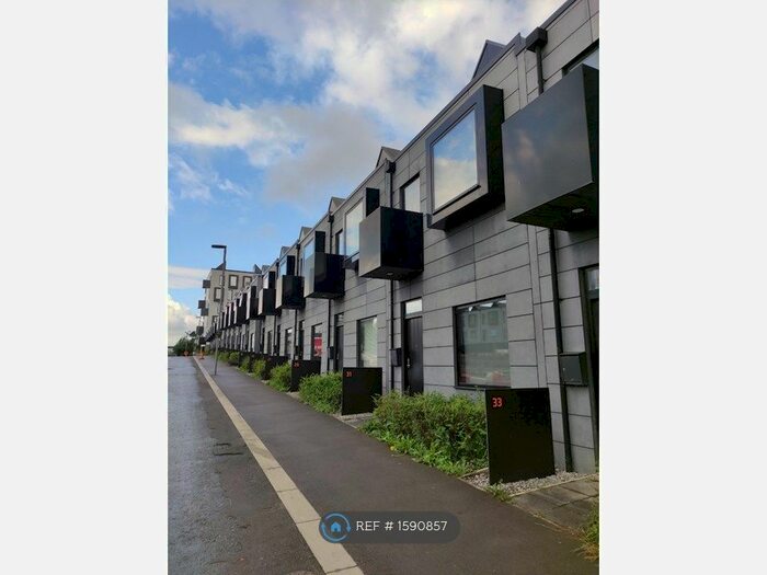 2 Bedroom Terraced House To Rent In Lockyard Lane, Manchester, M4