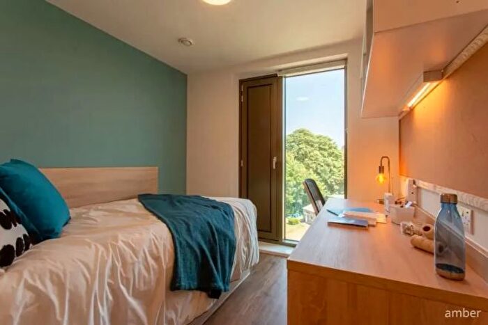 1 Bedroom Flat To Rent In Walnut Tree Close, Guildford, GU1