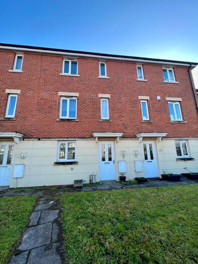 4 Bedroom Town House To Rent In Ffordd Nowell, Penylan, Cardiff, CF23