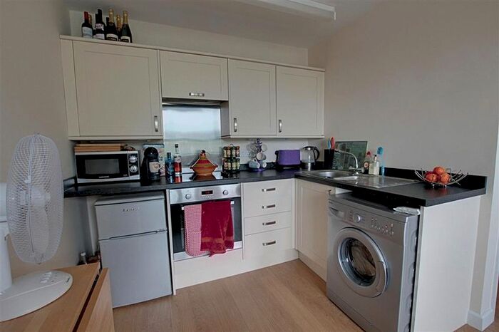 1 Bedroom Flat To Rent In Lower Bristol Road, Bath, BA2