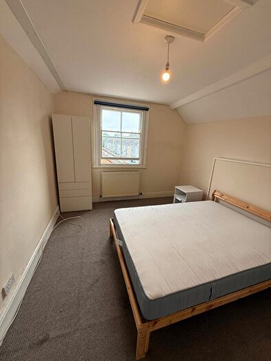 1 Bedroom Property To Rent In High Street, High Street, GL50