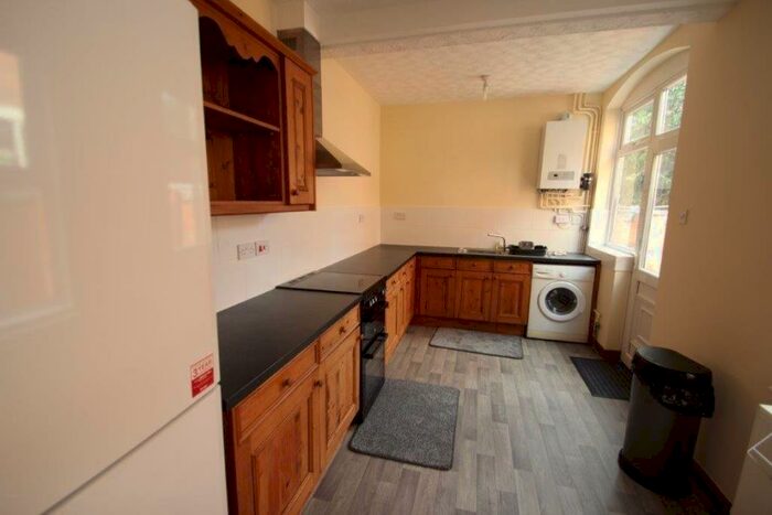 4 Bedroom House To Rent In Howard Road, Leicester, LE2