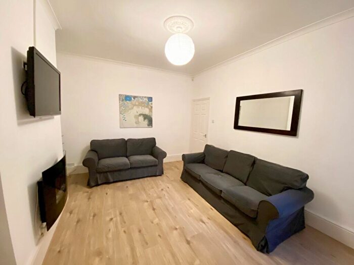 3 Bedroom Flat To Rent In Tavistock Road, Jesmond, NE2
