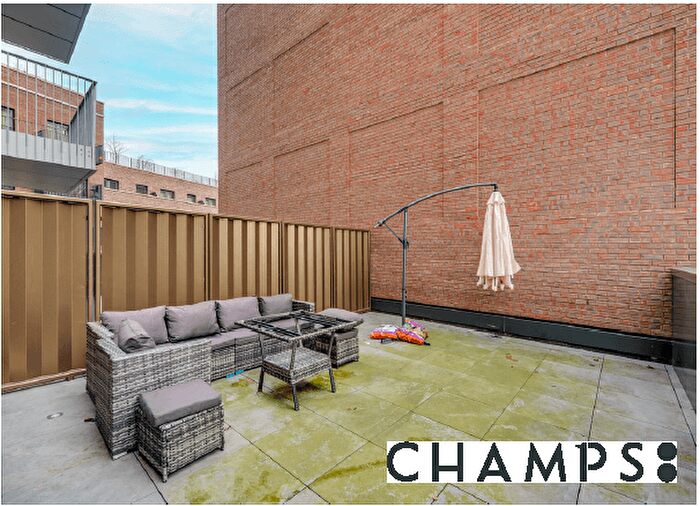 1 Bedroom Flat For Sale In Jacquard Point, The Silk District, E1