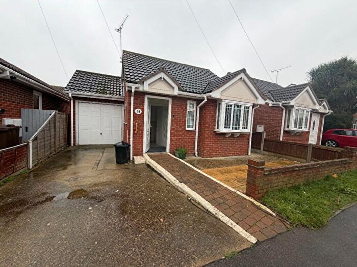 1 Bedroom Bungalow To Rent In Linroping Ave, SS8