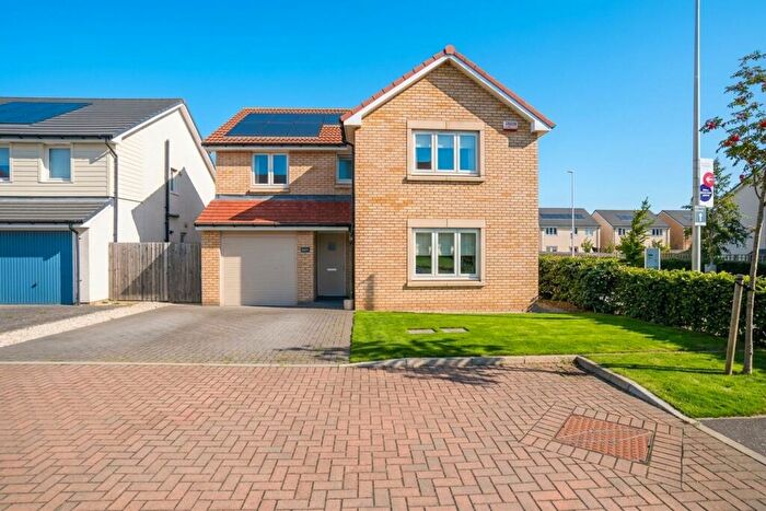 4 Bedroom Detached House For Sale In Nasmyth Park, East Calder, EH53