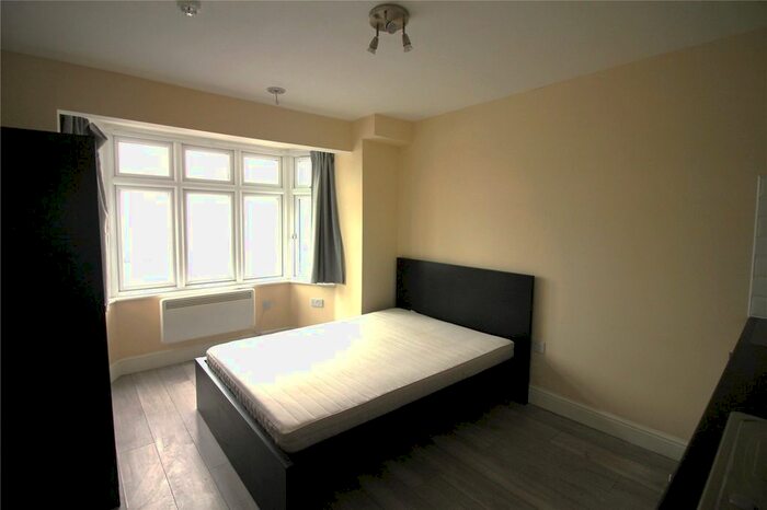 1 Bedroom Studio To Rent In Bideford Avenue, Perivale, Greenford, UB6