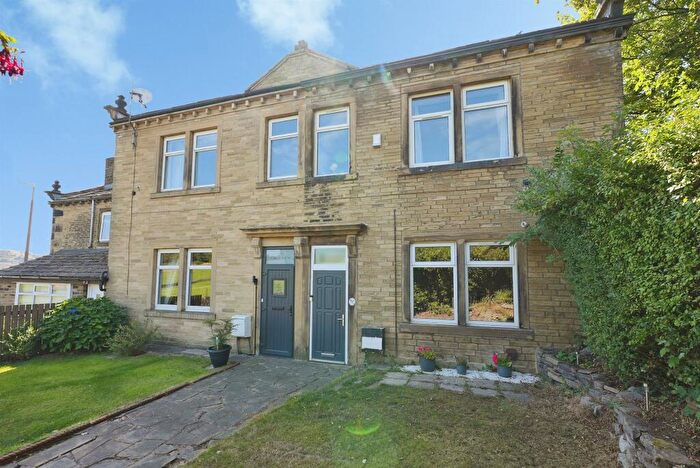 3 Bedroom End Of Terrace House For Sale In Keighley Road, Halifax, HX2