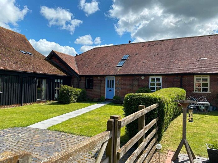 3 Bedroom Barn Conversion For Sale In New Road, Wilstone, HP23