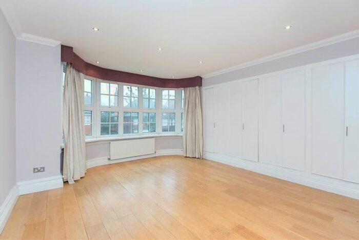 1 Bedroom Flat To Rent In Wadham Gardens, Primrose Hill, NW3