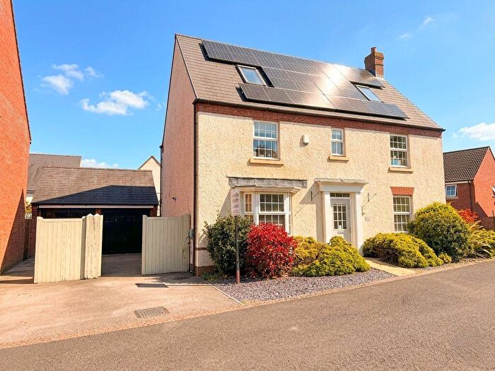 6 Bedroom Detached House For Sale In Station View, Midsomer Norton, BA3