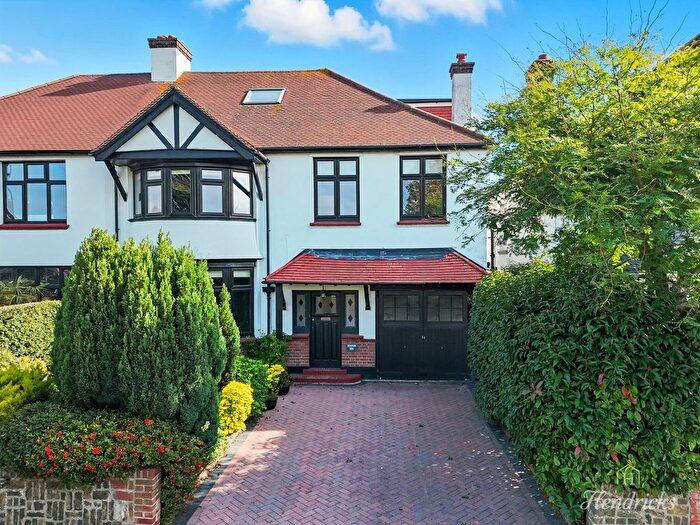 5 Bedroom Semi-Detached House For Sale In Thorpe Hall Avenue, Southend-On-Sea, SS1