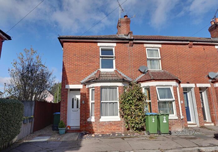 2 Bedroom End Of Terrace House For Sale In Shirley, Southampton, SO15
