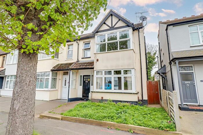 1 Bedroom Flat For Sale In Durham Road, Southend-On-Sea, SS2