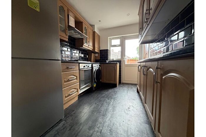 4 Bedroom Terraced House To Rent In Elm Gardens, Mitcham, Surrey, CR4