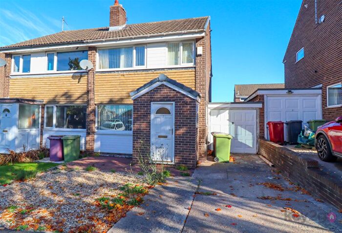 3 Bedroom Semi Detached House For Sale In Cedar Close, Killamarsh, Sheffield, S21