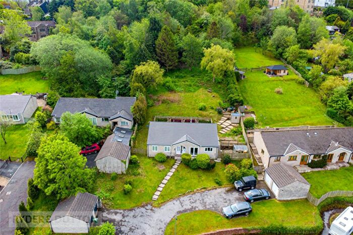 3 Bedroom Detached House For Sale In Heys Gardens, Thongsbridge, Holmfirth, HD9