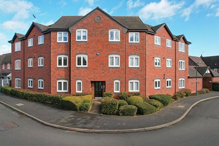 2 Bedroom Flat For Sale In Darlow Drive, Stratford-Upon-Avon, CV37