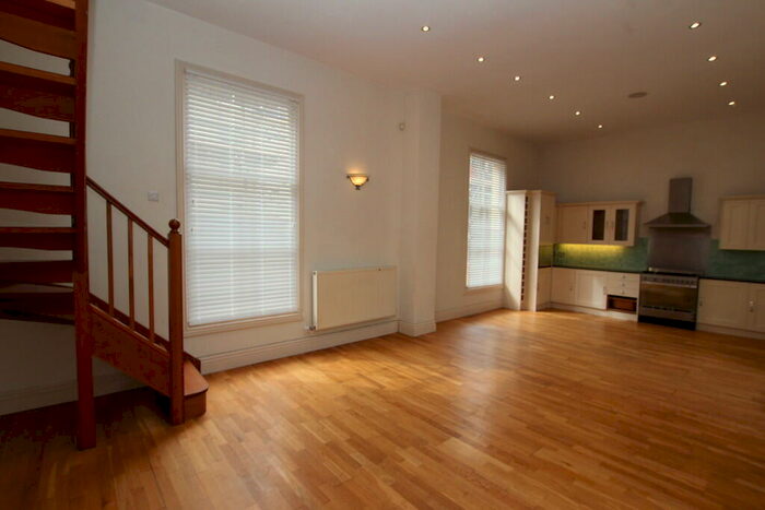 2 Bedroom Apartment To Rent In Westbury House, Derby Road, NG7