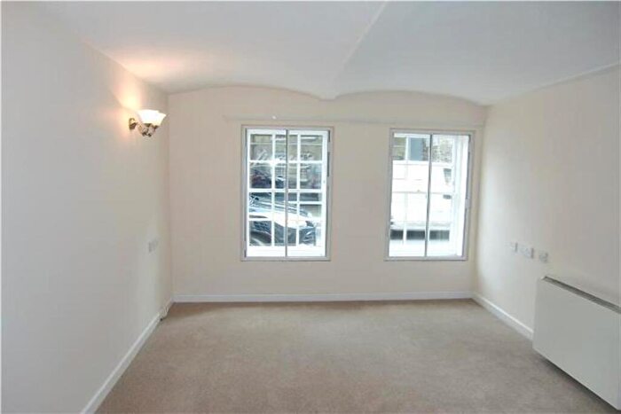 1 Bedroom Retirement Property To Rent In Homeberry House, Ashcroft Gardens, Cirencester, GL7
