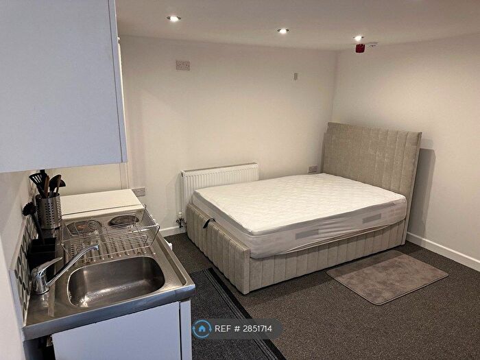 Studio To Rent In Fishponds Rd, Bristol, BS5