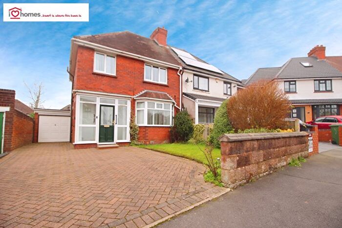 3 Bedroom Semi-Detached House For Sale In Daisybank Crescent, Walsall, WS5