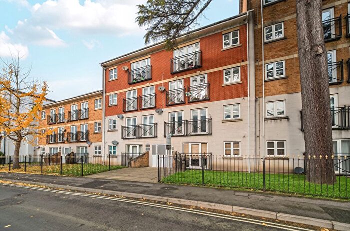 2 Bedroom Flat For Sale In Handel Road, Southampton, Hampshire, SO15
