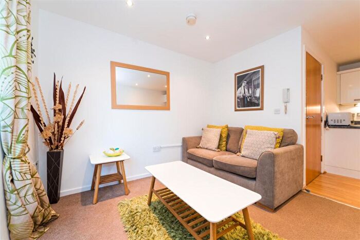 2 Bedroom Apartment To Rent In The Citadel, Northern Quarter, M4