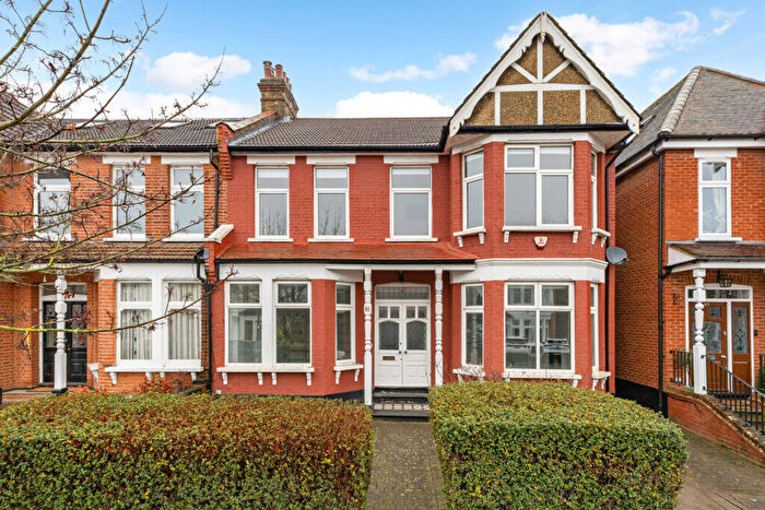 4 Bedroom Semi Detached House For Sale In Selborne Road, N14