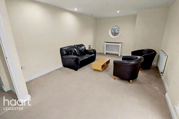 2 Bedroom Apartment For Sale In Watkin Road, Leicester, LE2