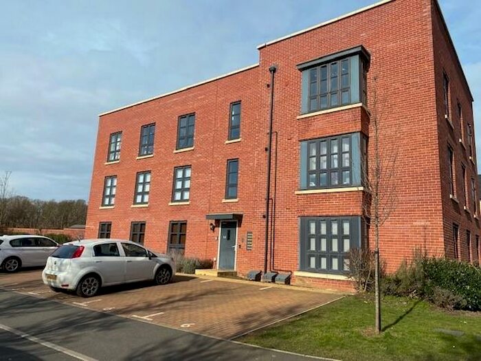 1 Bedroom Flat To Rent In Walmer Close, Northampton, Northamptonshire, NN5