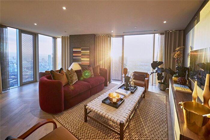 2 Bedroom Penthouse For Sale In The Walmer, Vista River Gardens, Trinity Islands, Water Street, Manchester, M3