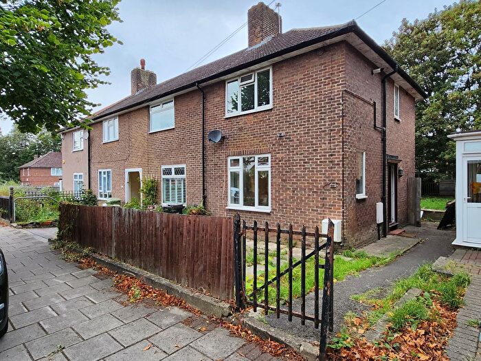2 Bedroom End Of Terrace House To Rent In Brook Lane, Bromley, BR1