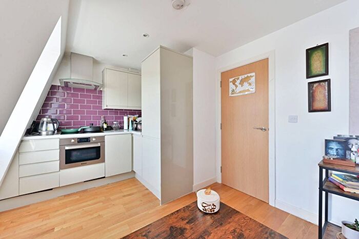 1 Bedroom Flat To Rent In Haydons Road, Wimbledon, London, SW19