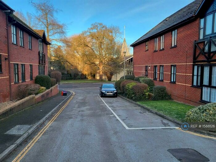 2 Bedroom Flat To Rent In Station Road, Harpenden, AL5