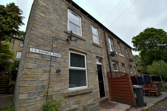 3 Bedroom End Of Terrace House To Rent In Knowle Road, Huddersfield, West Yorkshire, HD7