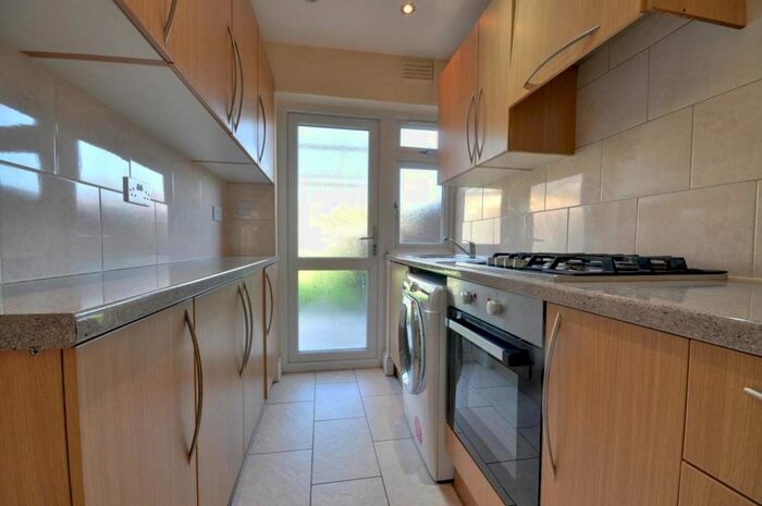 4 Bedroom Semi-Detached House To Rent In Rosehill Gardens, Greenford, UB6