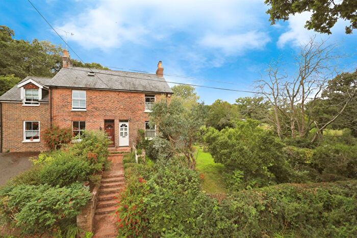 3 Bedroom Cottage For Sale In Coldthorn Lane, Hailsham, BN27