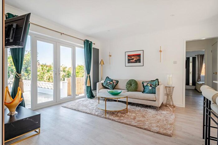 2 Bedroom Bungalow To Rent In Chailey Avenue Rottingdean, BN2