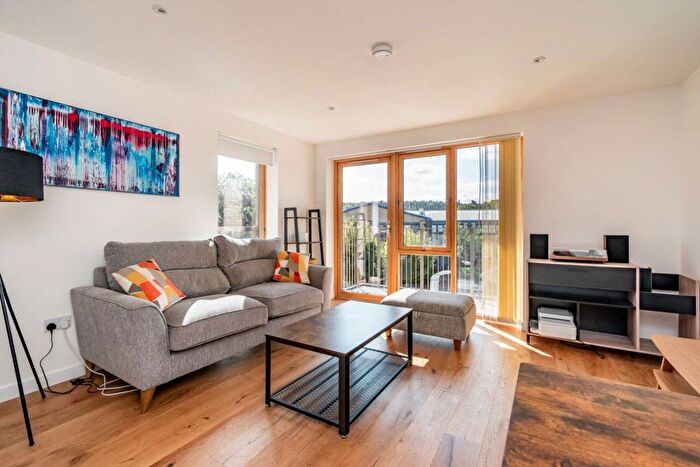 2 Bedroom Flat To Rent In Powderhall Road, Edinburgh, EH7